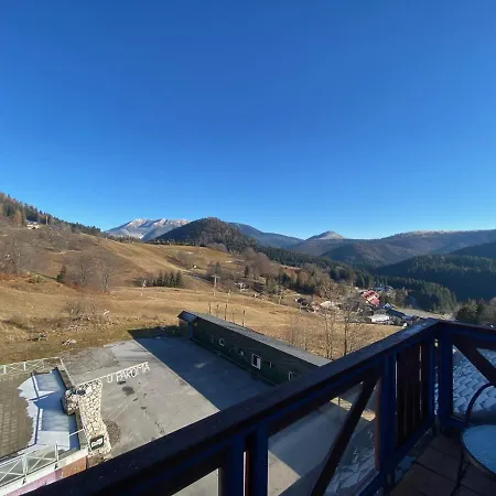 Hills View Apartment