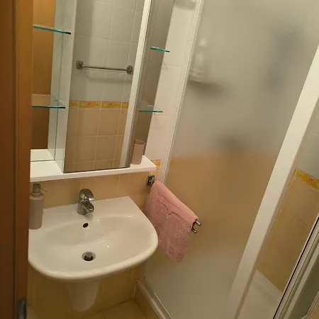 Hills View Apartment